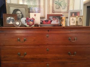 Dresser with Replacement Pull
